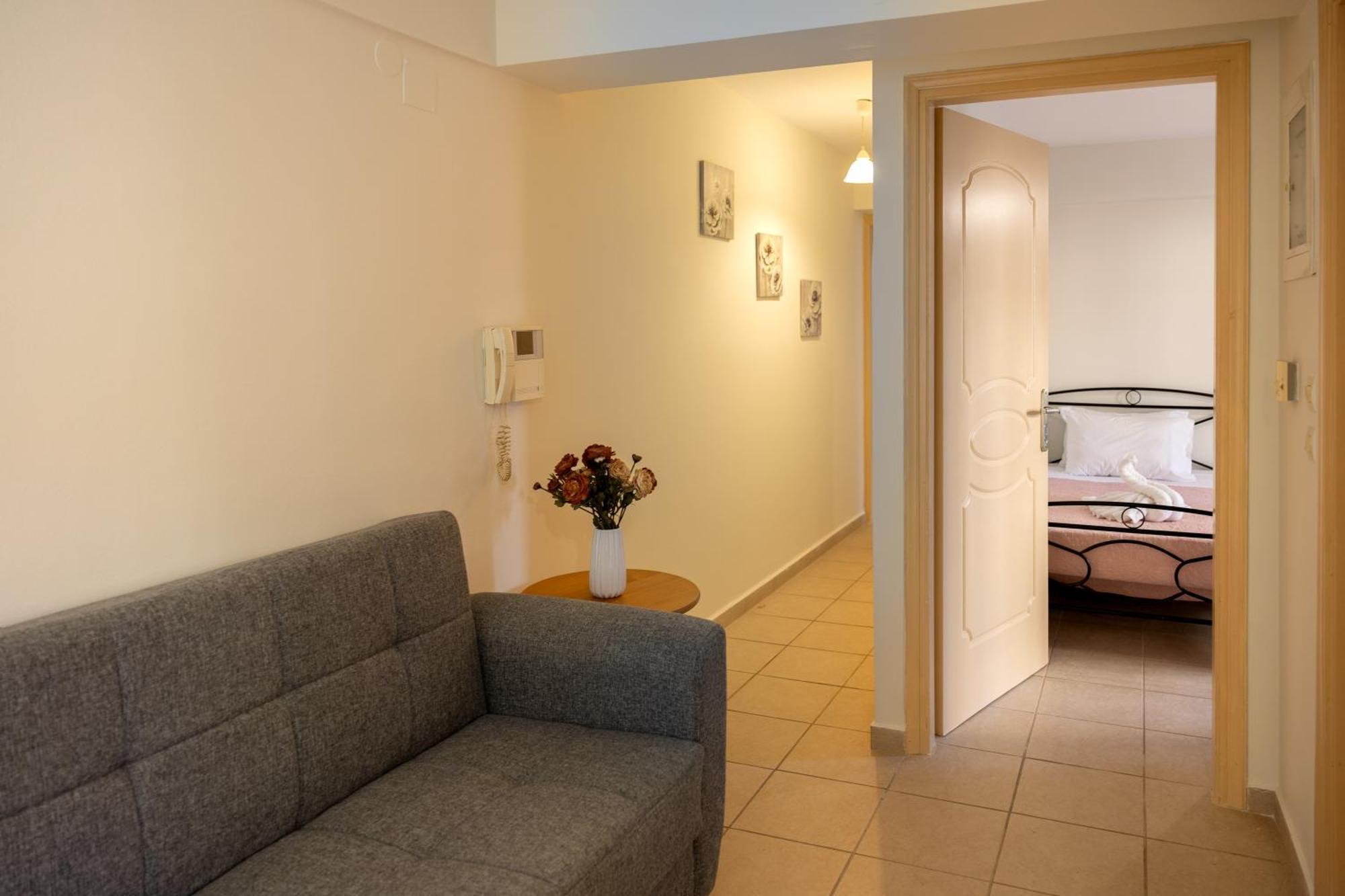 Pavlos Apartments Аргостоліон Екстер'єр фото