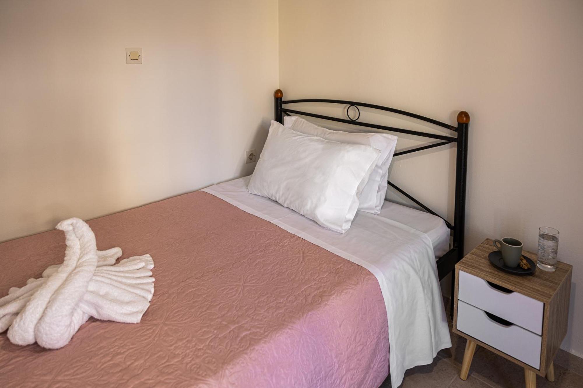 Pavlos Apartments Аргостоліон Екстер'єр фото