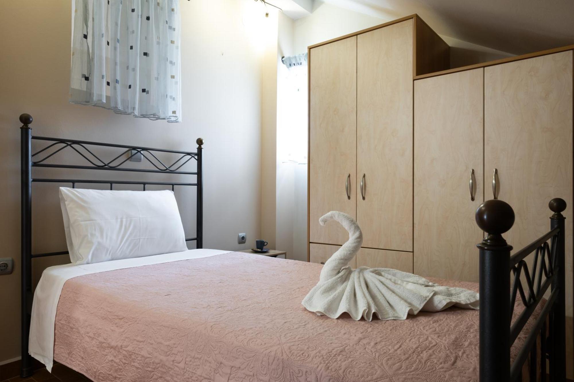 Pavlos Apartments Аргостоліон Екстер'єр фото